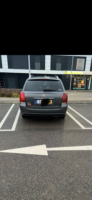 Toyota avensis 2,2tdi