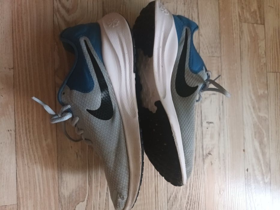 Маратонки Nike Revolution 7. Номер 42