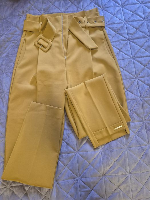 Елегантен костюм Junona ,цвят горчица