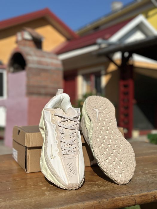 Nike Ava Rover Rice Light Powder