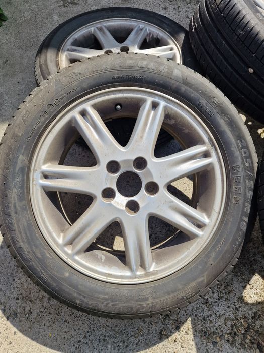Vând jante volvo R16