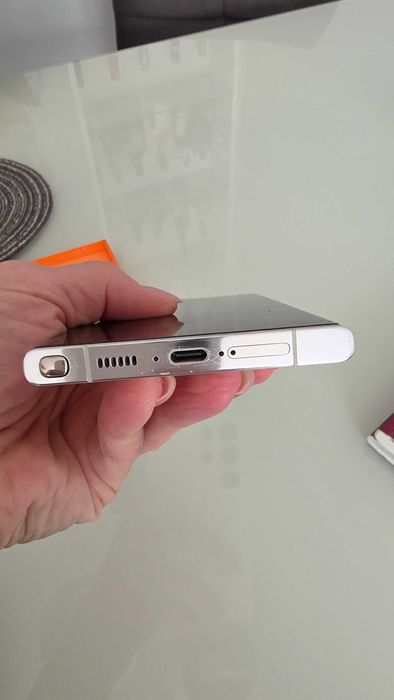 Продавам Samsung Galaxy S23 Ultra