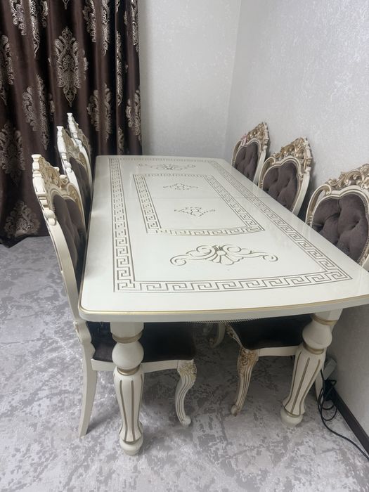 Стол 6 стульев и банкетка