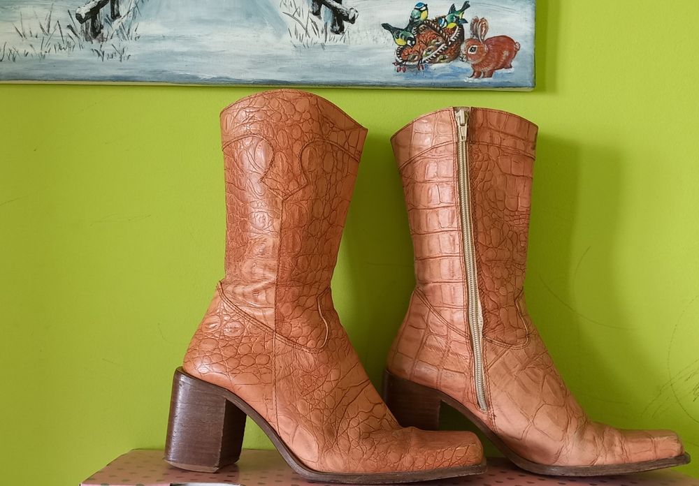 Дамски пролетно-есенни ботуши от естствена кожа с широк ток