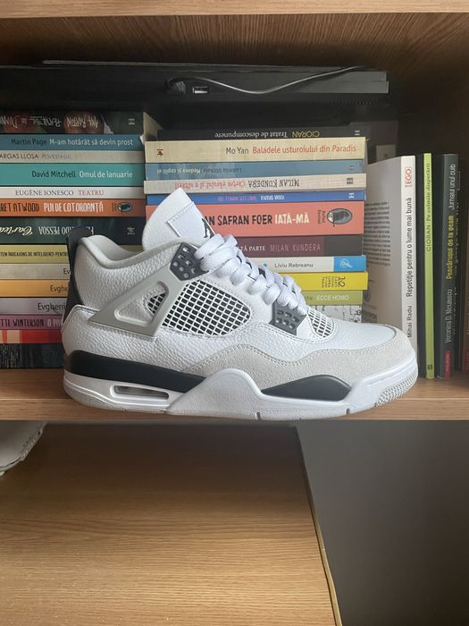 Air Jordan 4 Military Black