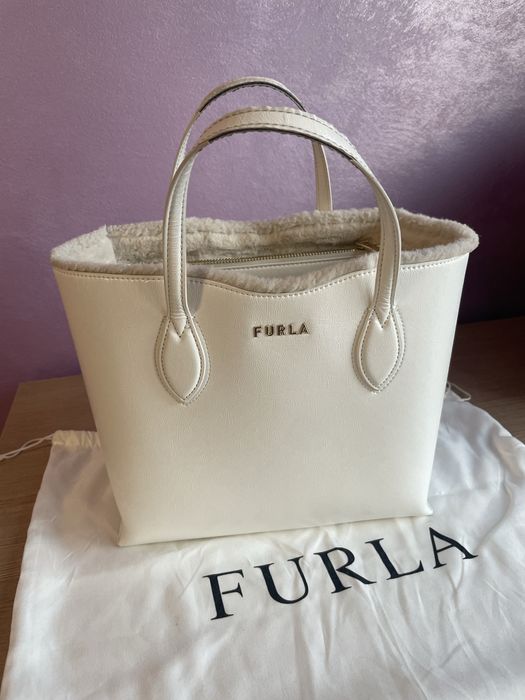 Furla-среден към голям размер