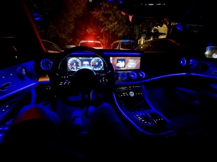 Mercedes-Benz // E class Coupe // 220 d