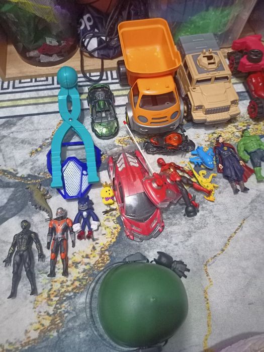 Продам много игрушек