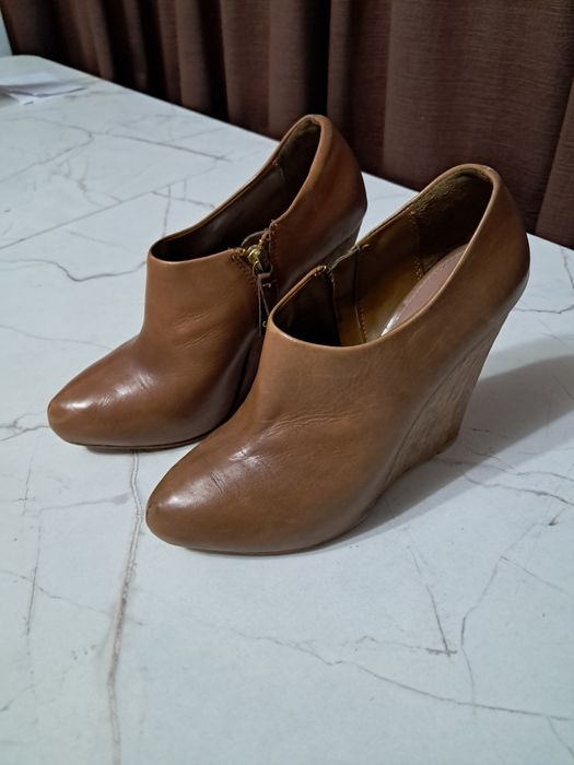 Брендтік киімдер және аяқ киімдер сатылады!!