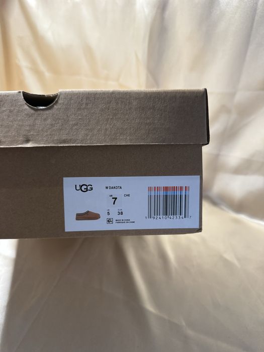 UGG tazz noi in cutie