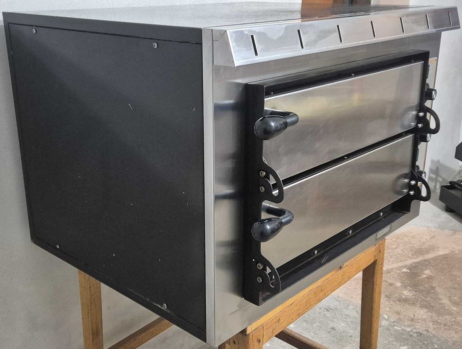 Cuptor pizza in stare perfecta de functionare