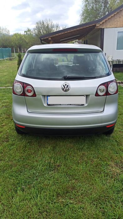 Vând Golf 5 plus