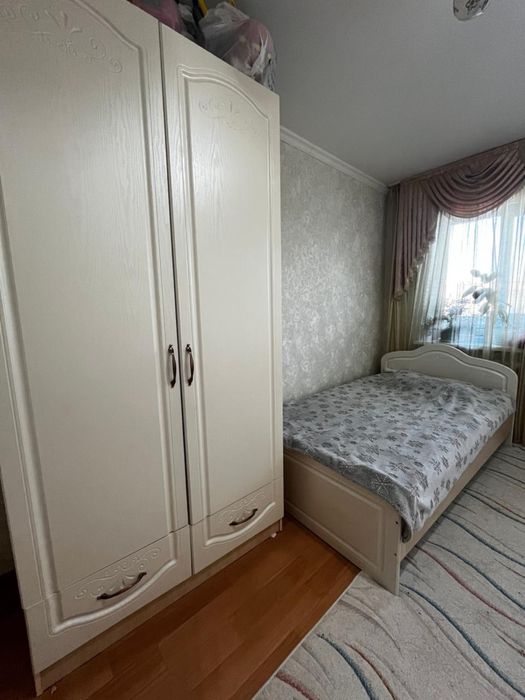 Спальный гарнитур, кровать и шкаф