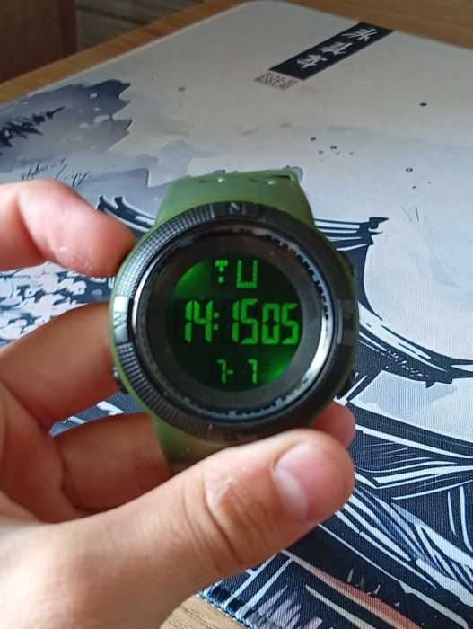 Продам часы электронные Skmeil