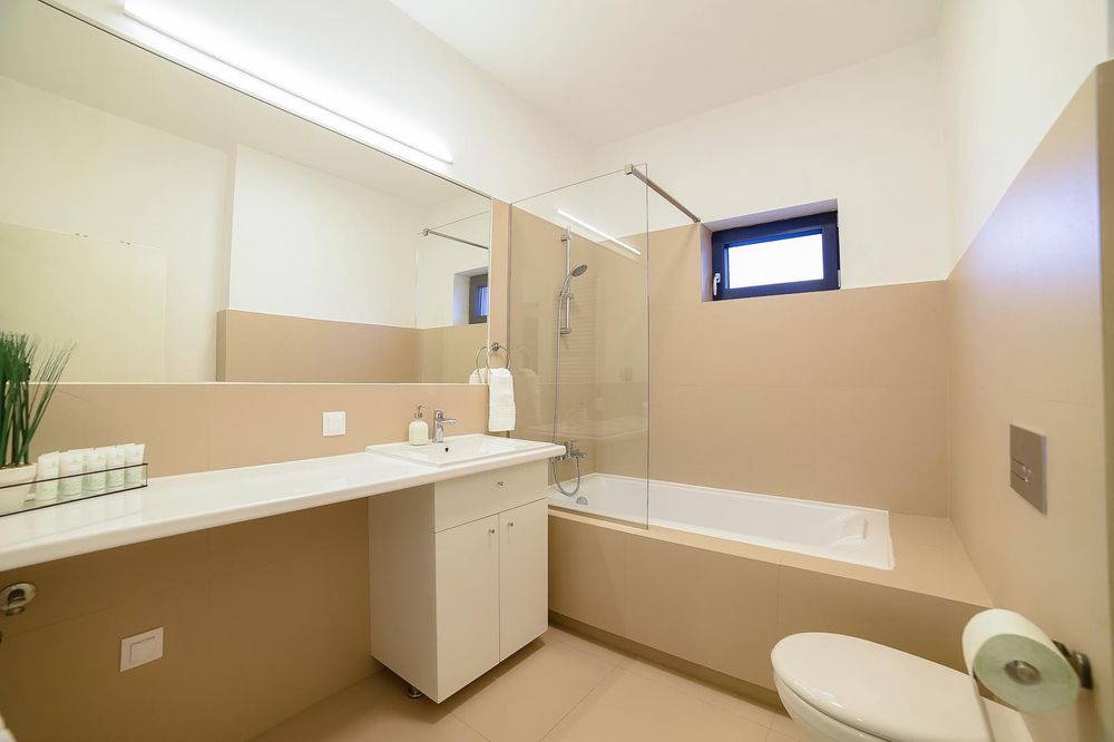 Vând imobil 7 apartamente