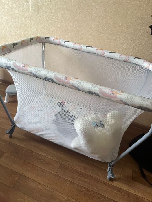 Продам манеж в отличном состоянии