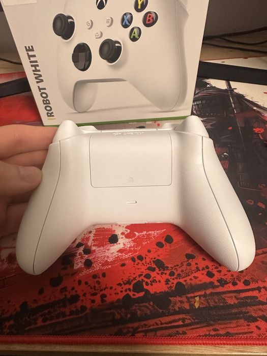 Xbox Wireless Controller Robot White – като нов, с кутия