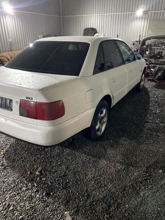 Audi A6C4 2.0 моновпрыск
