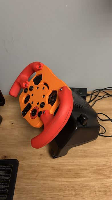 Logitech G29 + schimbator schimb cu Moza R3 + diferenta