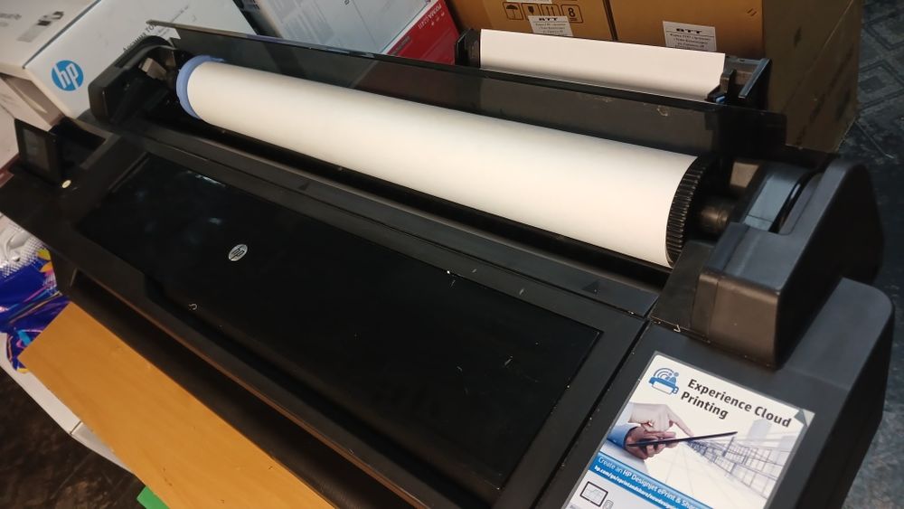 Широкоформатный принтер HP- T520