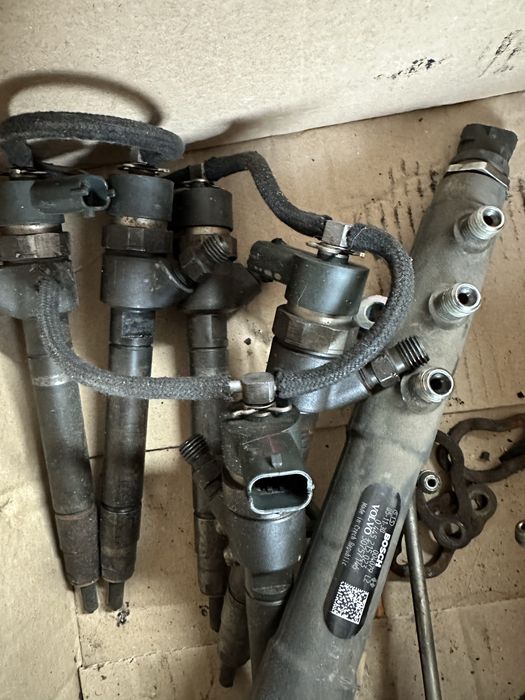 Volvo D5 185hp P2 P3 XC60 S60 V70 S80 XC70/90 раздатка халогени  abs реил  вакум помпа,турбопътища