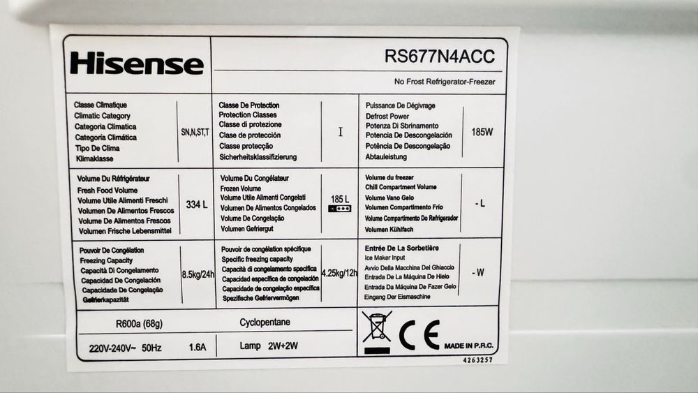 Hisense RS677N4ACC