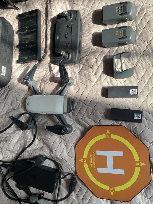 Продам дрон, квадрокоптер DJI spark