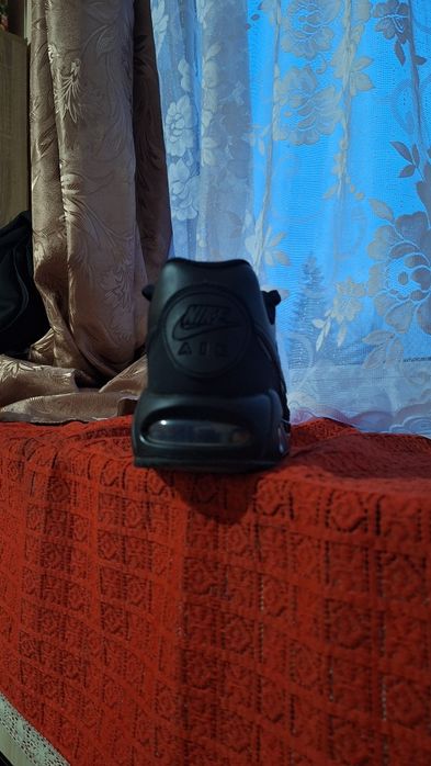 Чисто нови обувки Nike Air Max в черен цвят.В отлично състояние не са