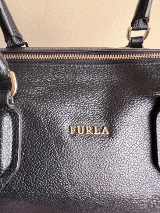 Дамска чанта естествена кожа Furla