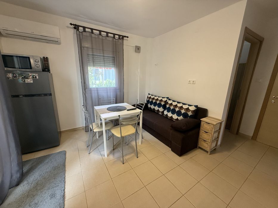 Паралия Офринио ТРИСТАЕН апартамент с две тераси и двор .