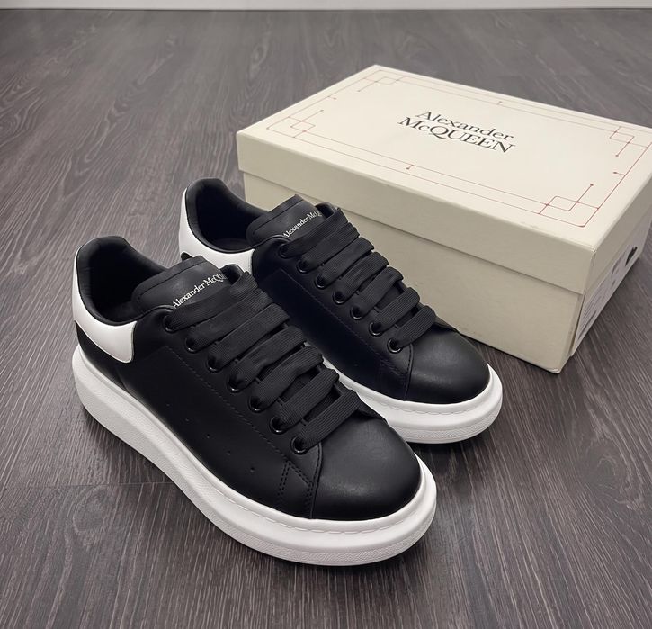 Adidasi Alexander McQueen Negru Alb - Full Box