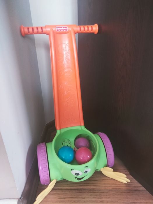 Буталка, с топчета, прахосмукачка, музикална