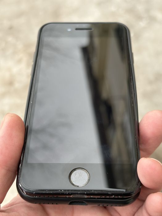 Продается iPhone 7 (128gb)