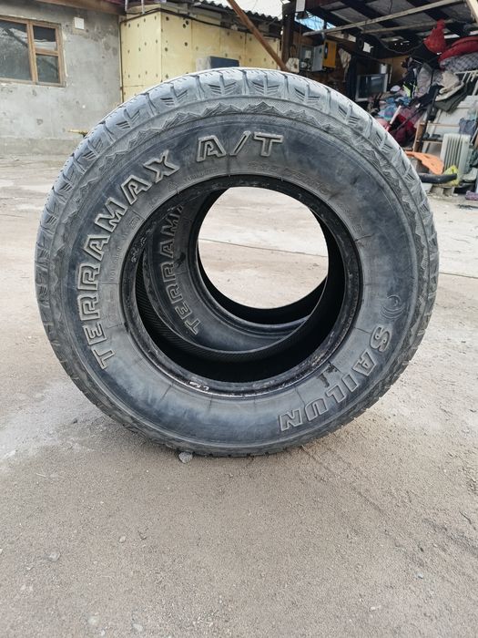 Продам Шины делику