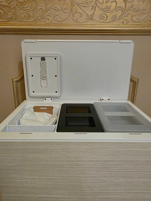 Бяла прахосмукачка робот iRobot Roomba Max 705 Combo + AutoWash Dock с докинг станция за сухо и мокро почистване, бял