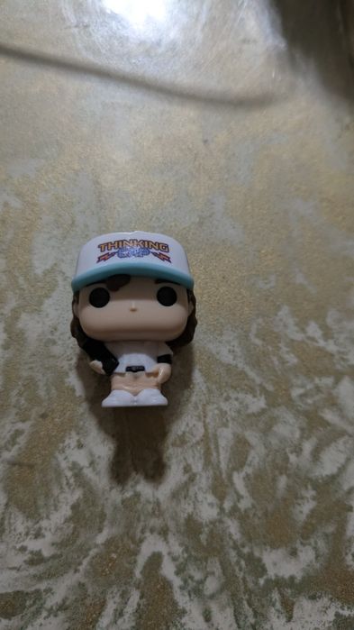 Фигурки из коллекции очень странные дела