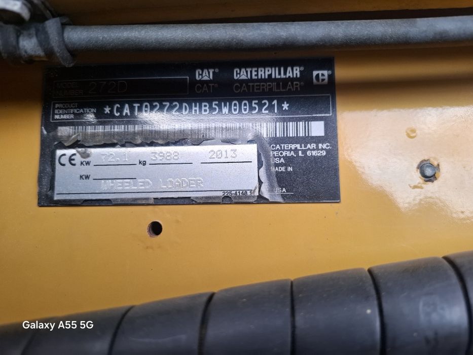 Mini încărcător frontal CAT 272 D