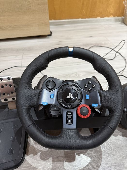 Vând volan Logitech G29 + Logitech Shifter.