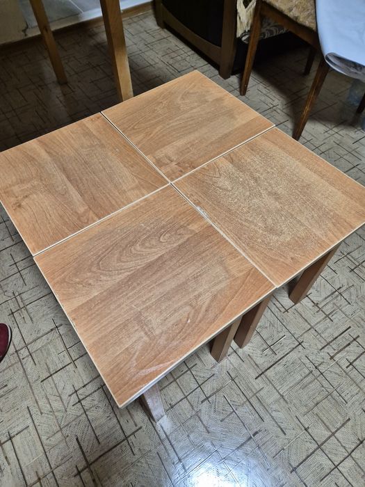 Кухонный комплект стол с табуретами