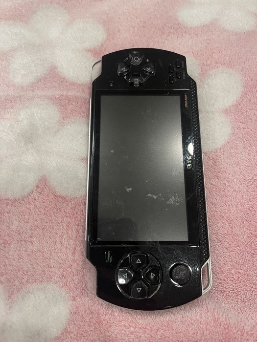 Продам Sony PSP 2000 (Slim)