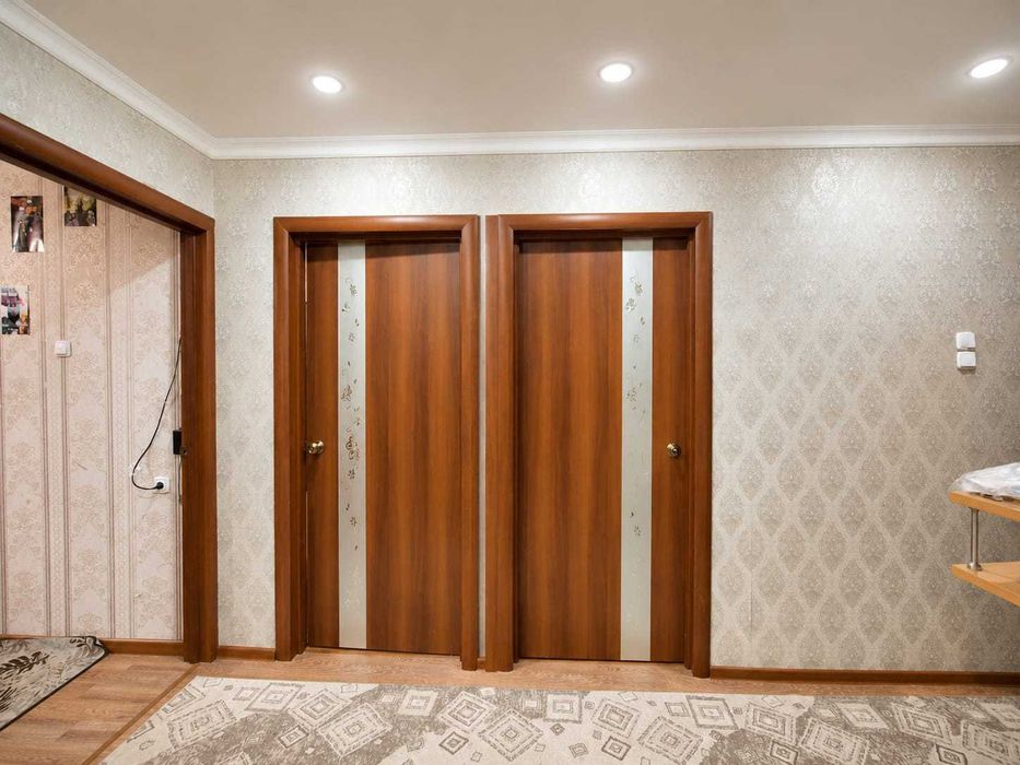 Продам 3 комн квартиру на 7 мкр