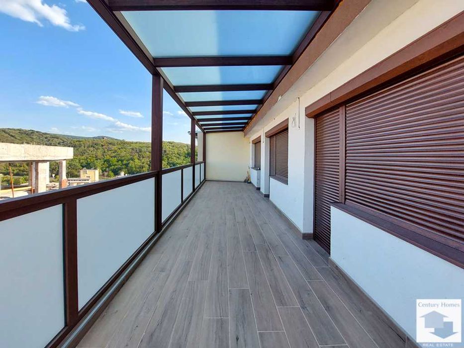 104957 Панорамен апартамент с 2 спални в центъра на Велико Търново