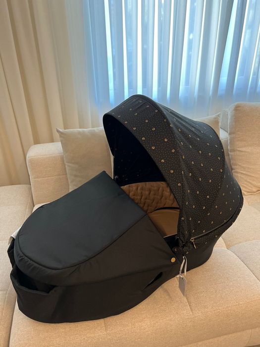 Мулти пак Stokke ( количка, Be safe столче за кола, зимни и летни комплекти, чанта за количка, приставка за Tripp Trapp, колан за Tripp Trapp, раница.