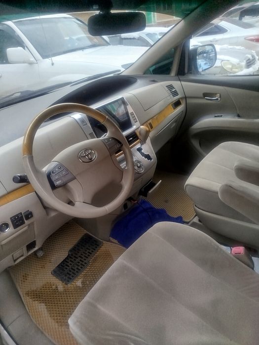 Тойота  Истима сатылады