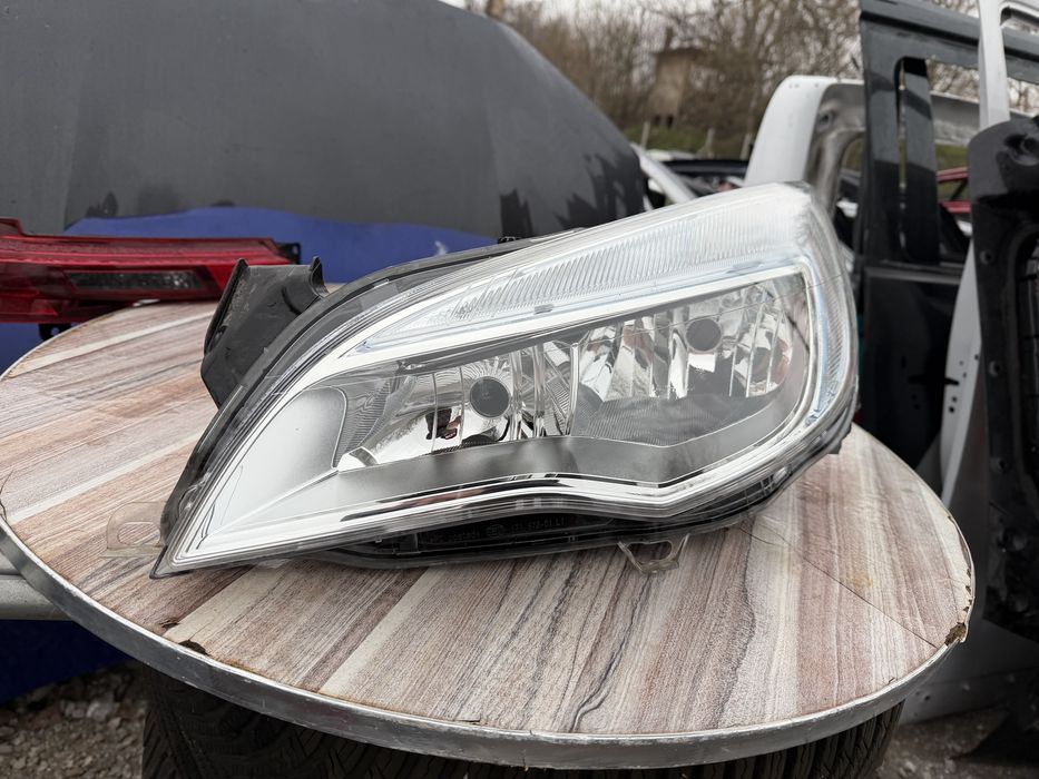 Фар Opel Astra J