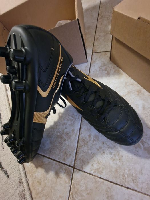 Чисто нови мизуно бутонки