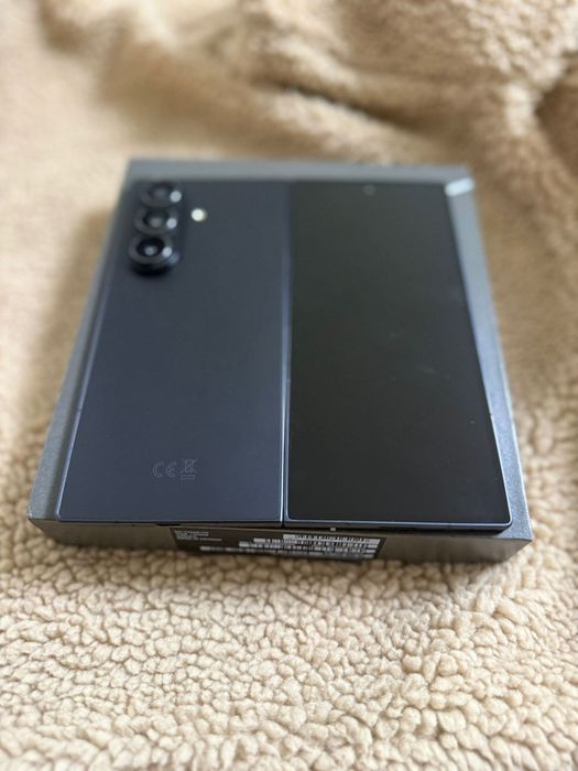 Samsung Galaxy Z Fold 7 jet black