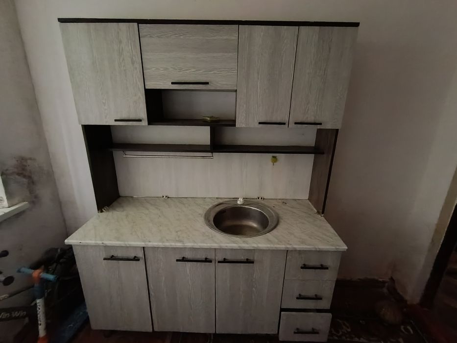 Oshxina mebel srochni sotiladi keliahamiz narxn