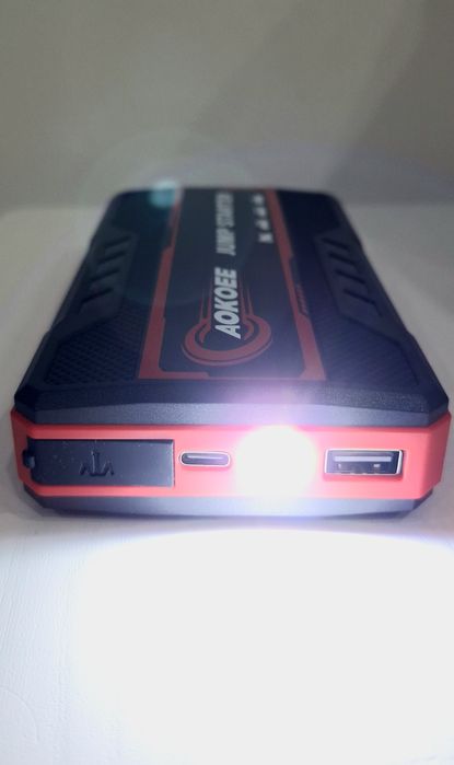 Стартер бустер STSCELT DY51 - Джъмп стартер за автомобили