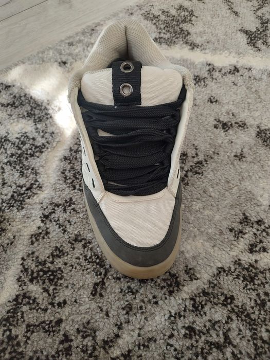 Vând papuci bershka